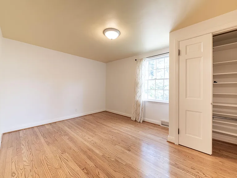 1688 Northlawn Blvd — Photo 38