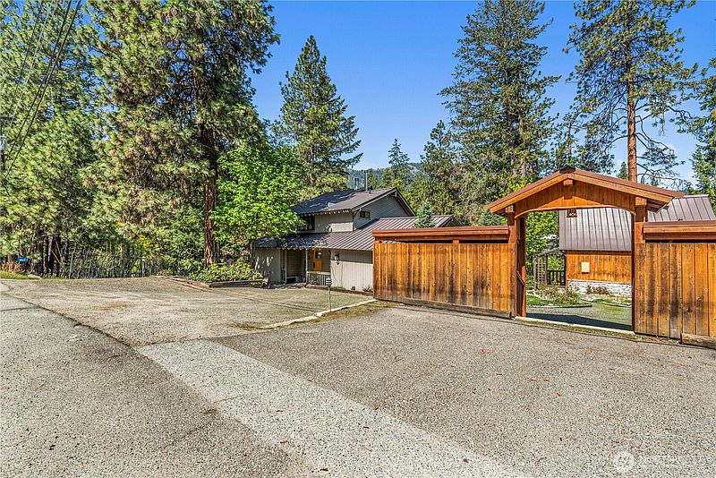 4th image of 9864 East Leavenworth Road