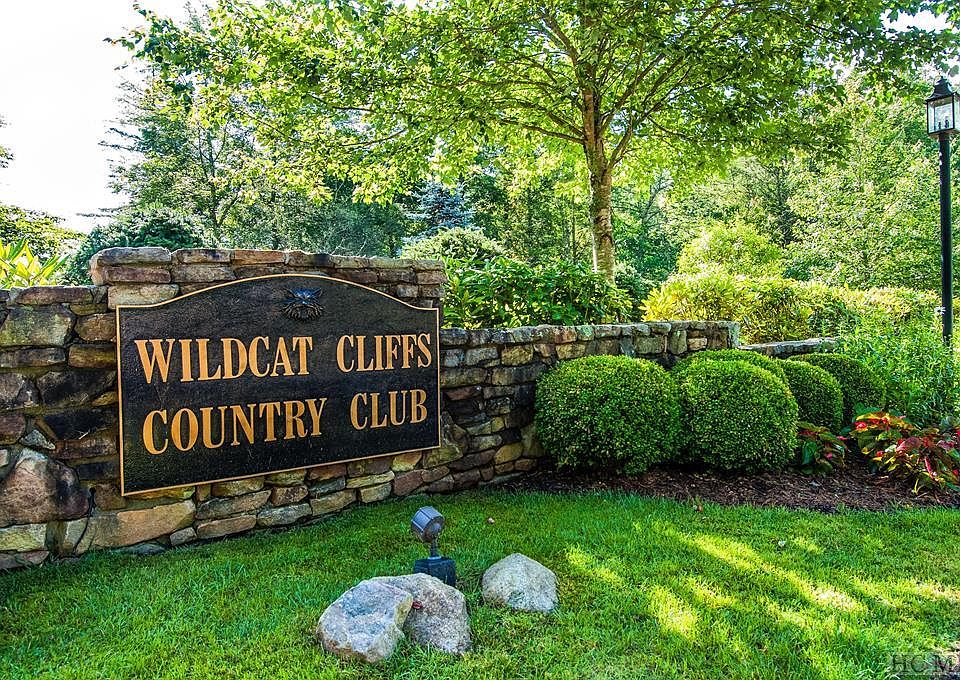 1st image of 128 Country Club Dr