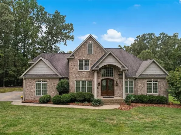 2525 Mableton Dr, Burlington, NC 27217