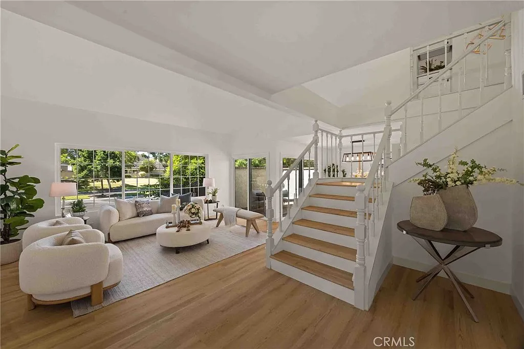 4 bed, 2.5 bath, 2155 sqft, $5,800 — Photo 2