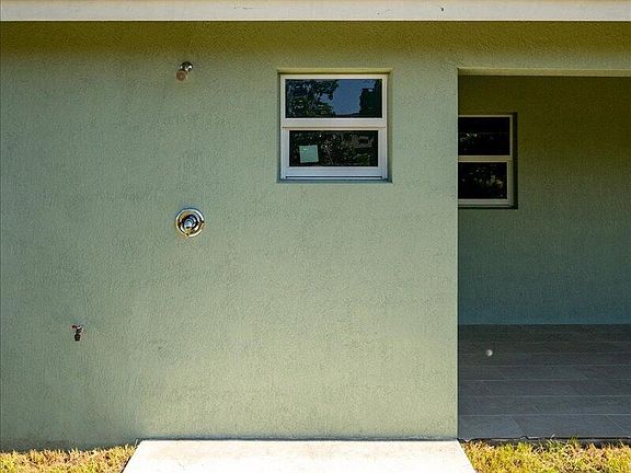 3rd image of 1612 SW Crawford Ave
