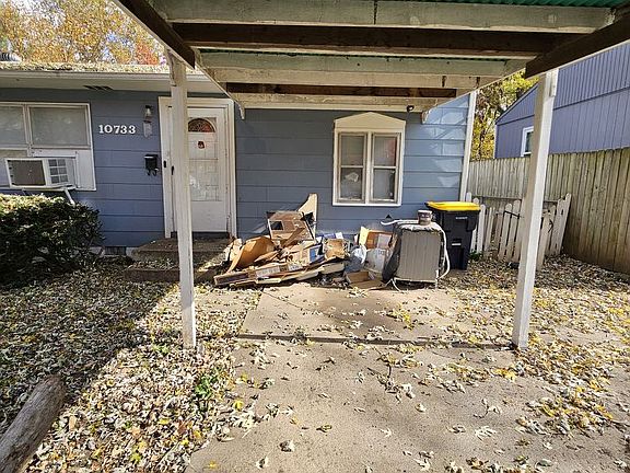 5th image of 10733 Cambridge Ave