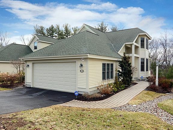2nd image of 35 Carriage Hill Cir #35