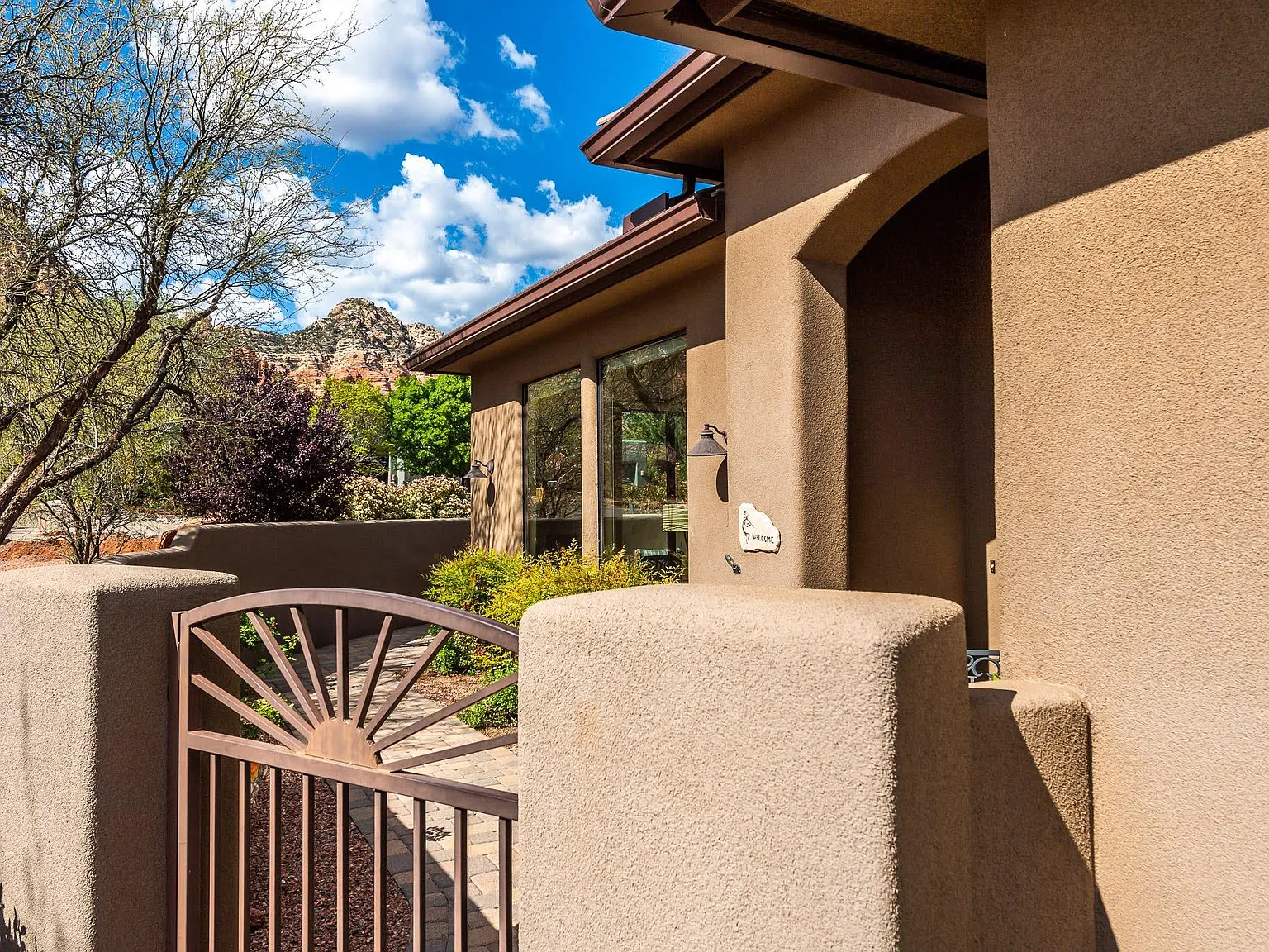 4 bed, 2475 sqft, $5,400 — Photo 4