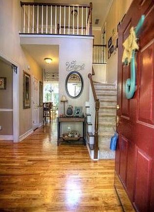 3rd image of 215 Cabin Creek Ct