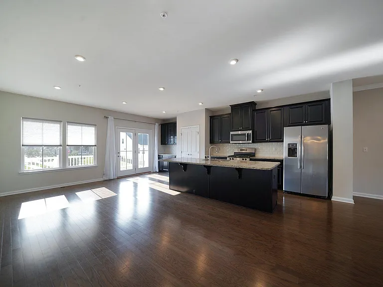 227 Quarry Point Rd — Photo 2