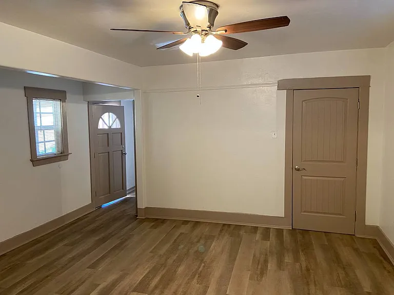 555 E Dayman St #559 — Photo 8