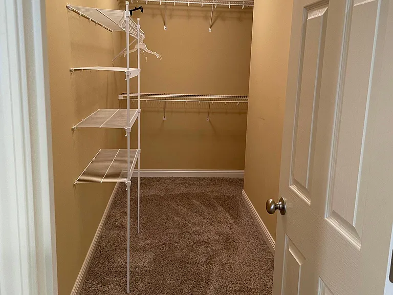692 Pleasant Meadow Ln — Photo 12