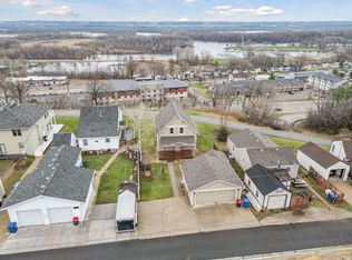 1811 Grandview Ave, Red Wing, MN 55066