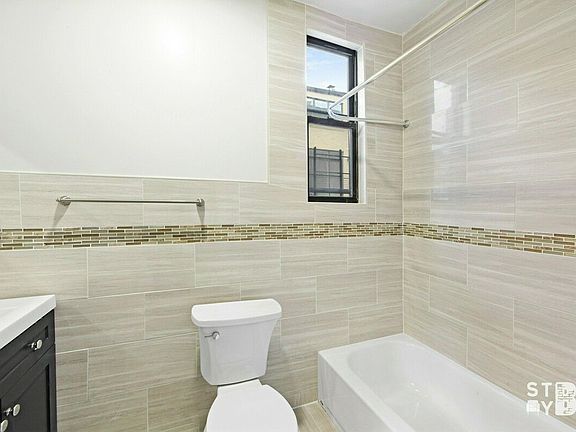 3rd image of 853 Putnam Ave #1R