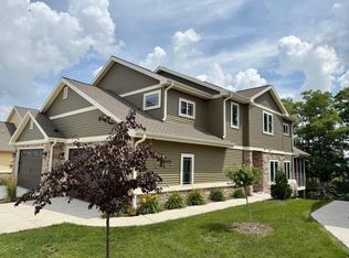 6672 Church Hl, Deforest, WI 53532