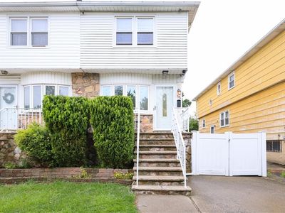 394 Stobe Ave, Staten Island, NY, 10306