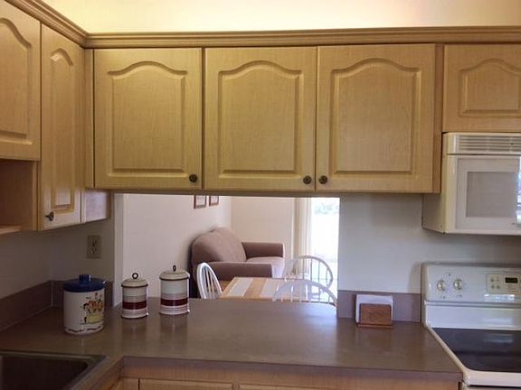 4th image of 2724 Garden Dr S APT 104
