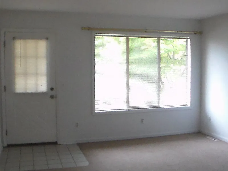 Building Photo - 2657 Woodmeadow Dr SE