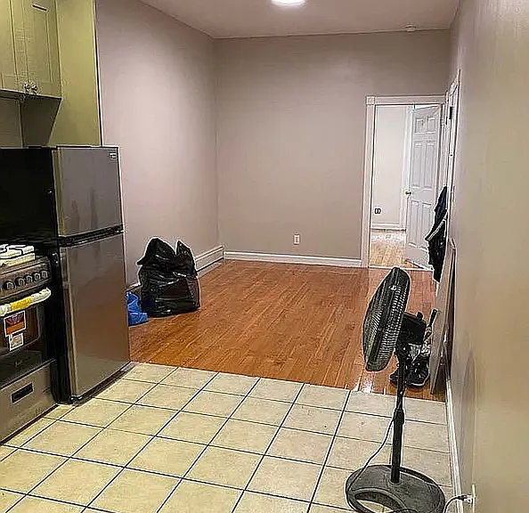 235 16th St #2R — Photo 10
