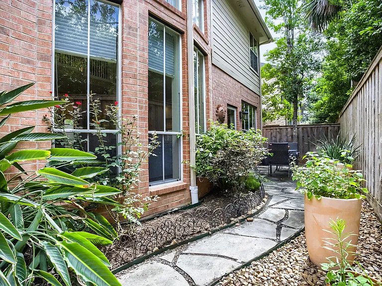 4147 E Northampton Pl — Photo 38