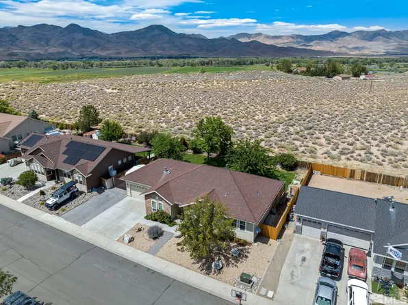 137 N Pointe Cir, Dayton, NV 89403