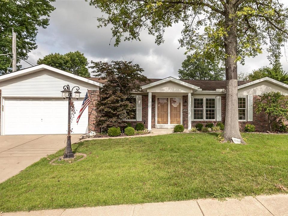 1st image of 10807 Lavinia Dr