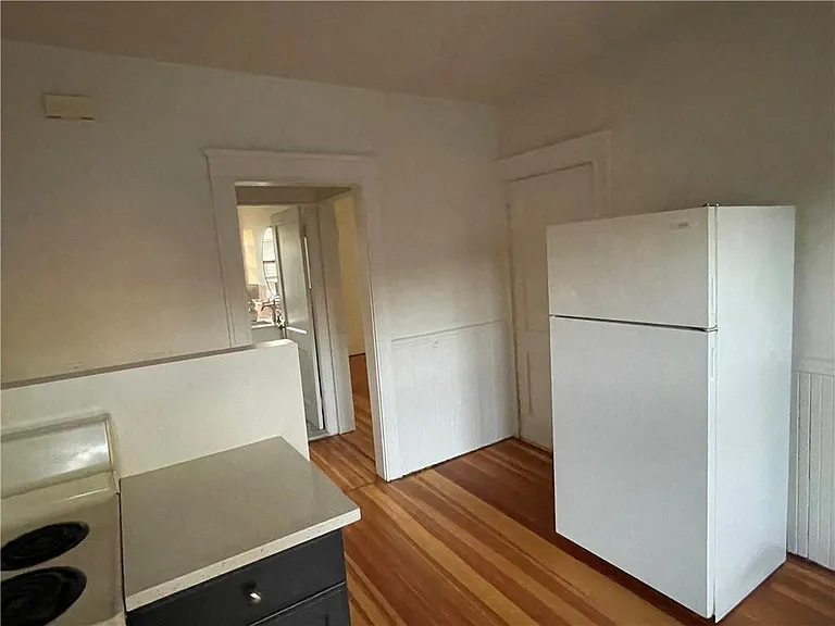 443 River Ave — Photo 3