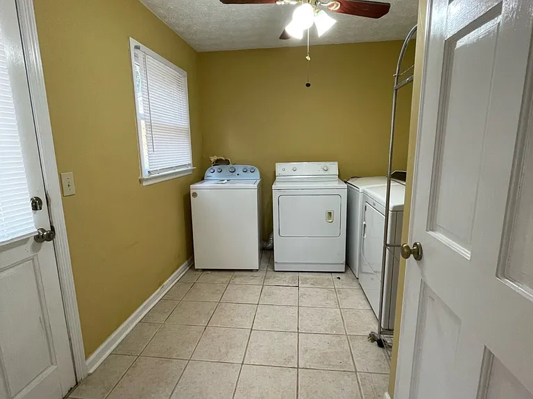 2273 Windland Dr — Photo 10