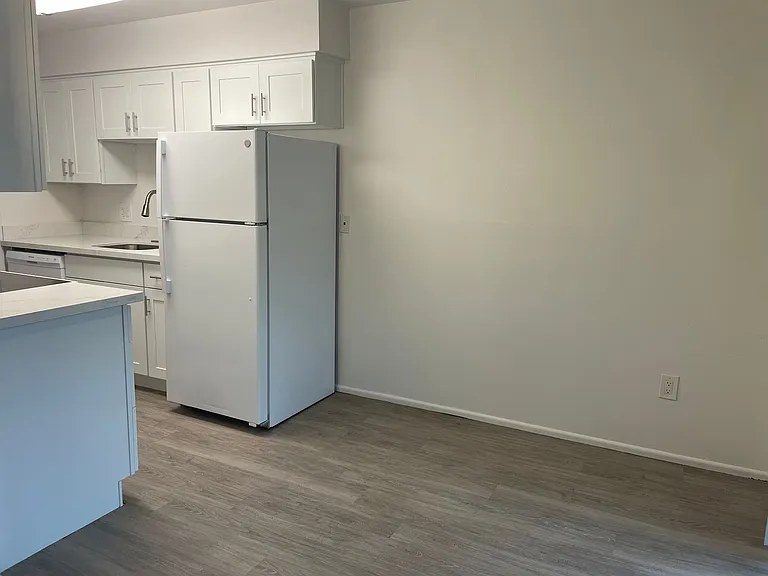 Franklin Apartments — Photo 42