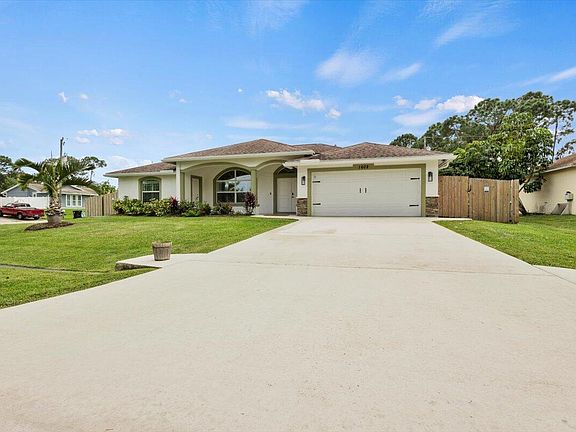 4th image of 1602 SW Glacador Avenue