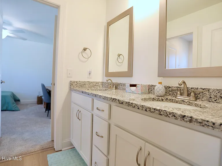 100 Falkirk Ct — Photo 30