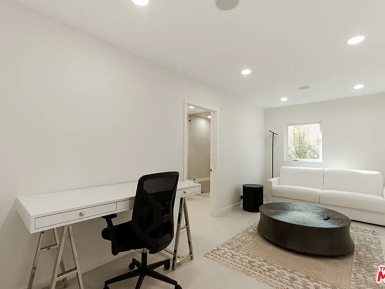 9432 Oakmore Rd — Photo 13