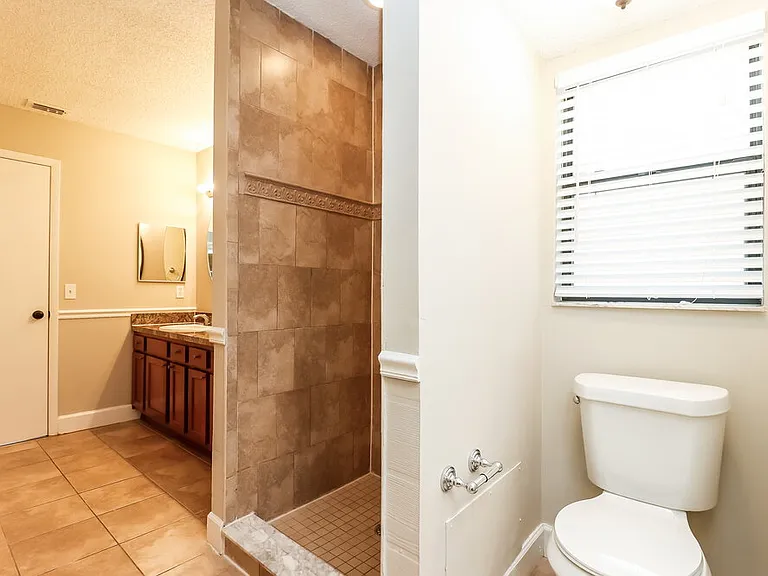 321 Alba Ln — Photo 17
