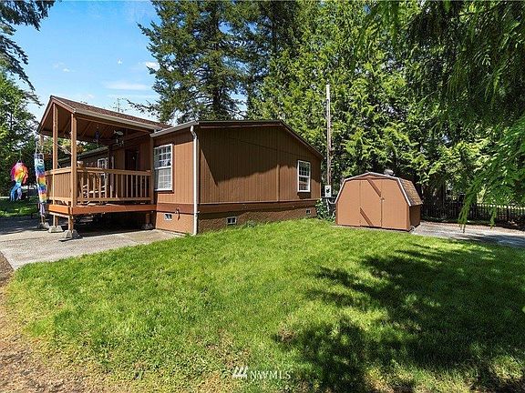 5th image of 260 E Agate Dr