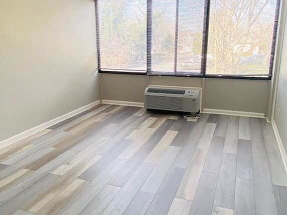 2nd image of 1700 Clinch Ave APT 318