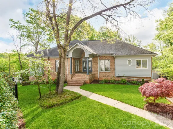 7015 Oakview Ln, Charlotte, NC 28226