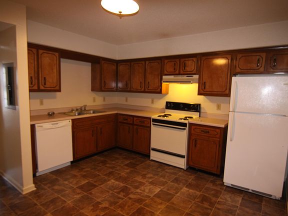 5th image of 1701 Baltimore Dr