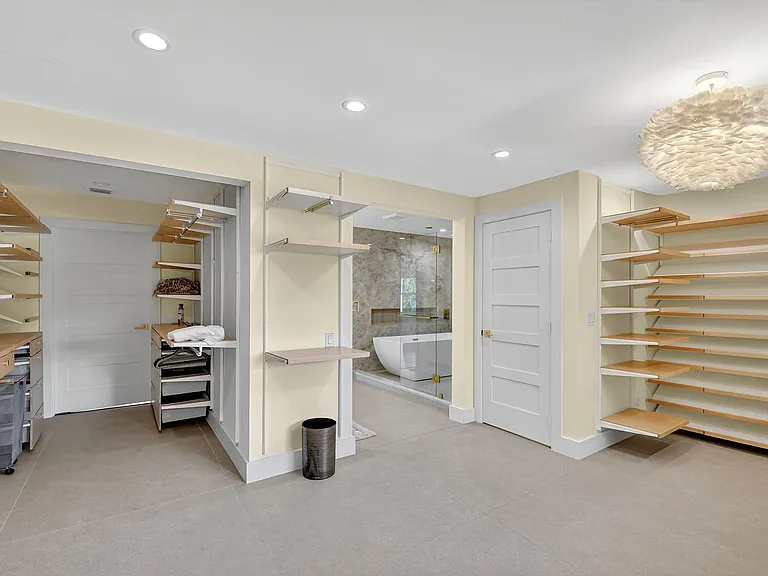 2900 Greenbriar Blvd — Photo 22