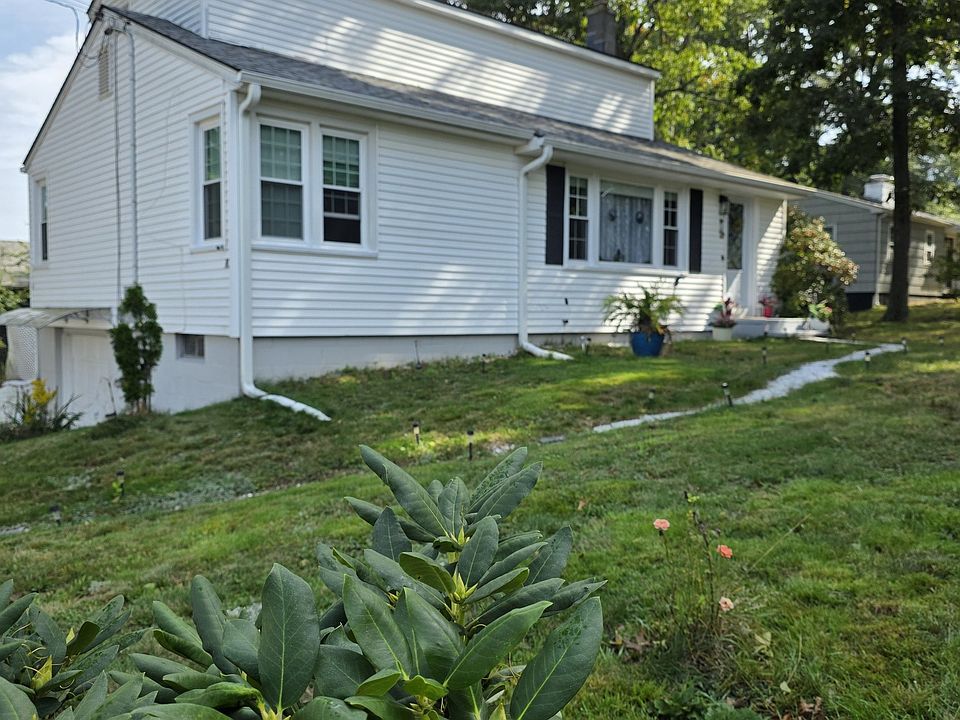 1st image of 10 Beach Park Road