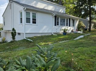 10 Beach Park Road, Clinton, CT 06413