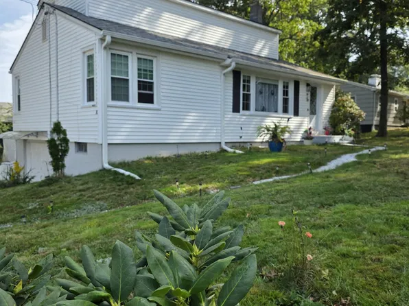 10 Beach Park Road, Clinton, CT 06413