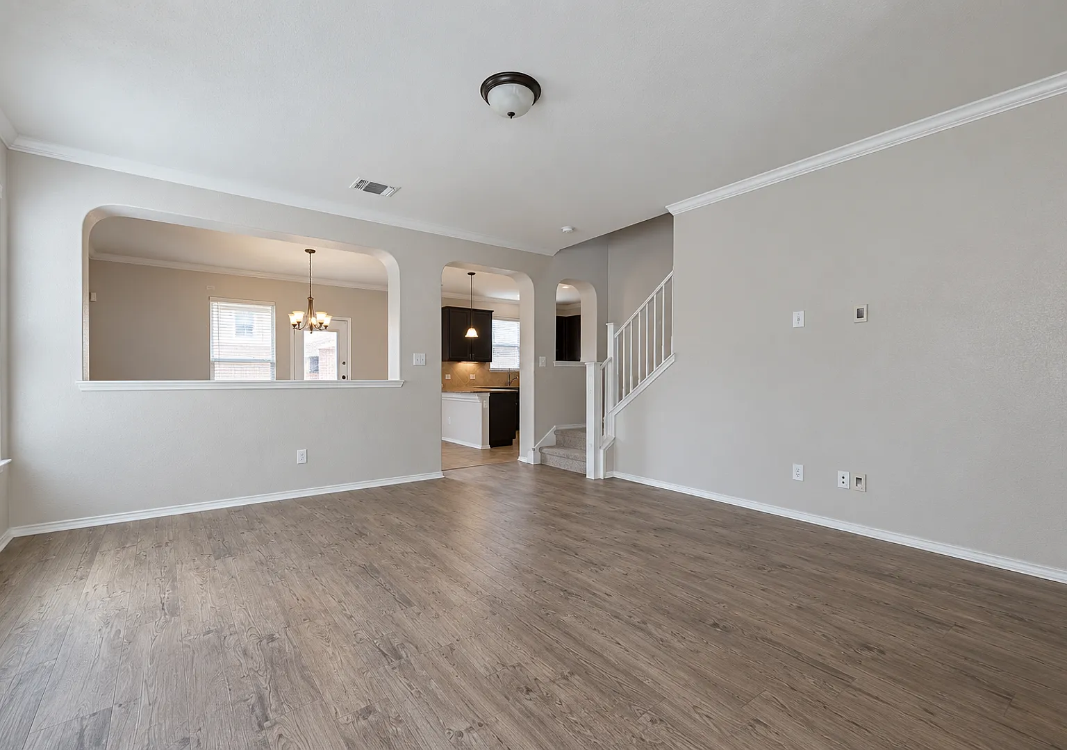 Like New in Georgetown! Spacious 3-Bedroom Home with Large Backyard — Photo 3