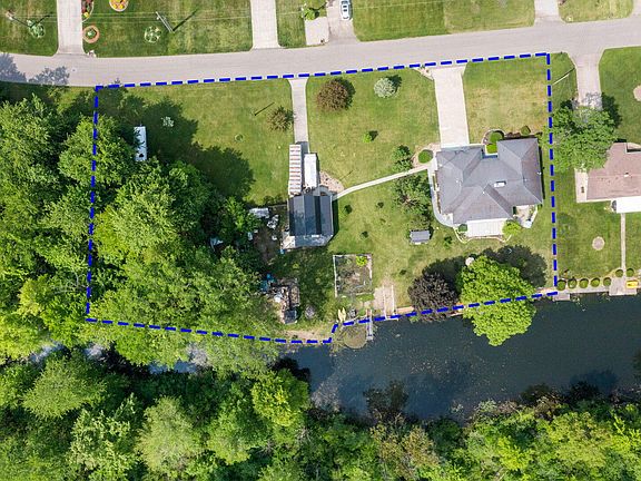 3rd image of 68429 Morton Dr