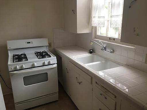 2nd image of 760 D Ave