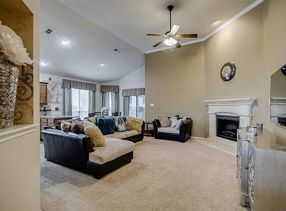 3rd image of 1029 Sunderland Ln
