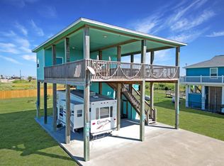912 S Monkhouse Dr, Crystal Beach, TX 77650