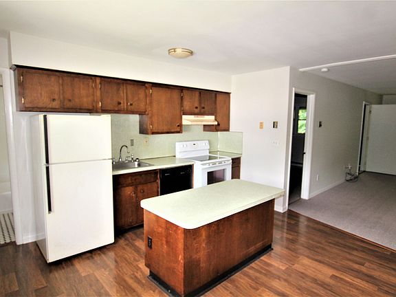 3rd image of 5 Simmons St #14