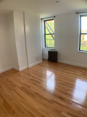 Rented by Capri Jet Realty Corp | media 8