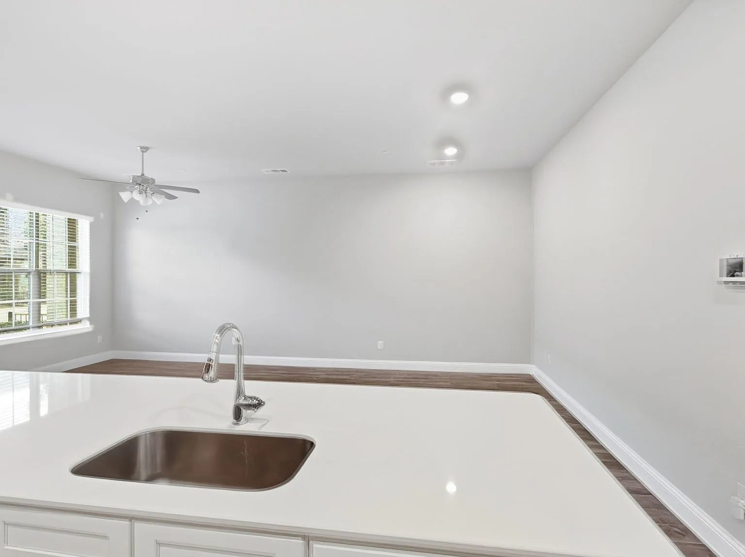 3 bed, 2.5 bath, 1690 sqft, $2,795 — Photo 4