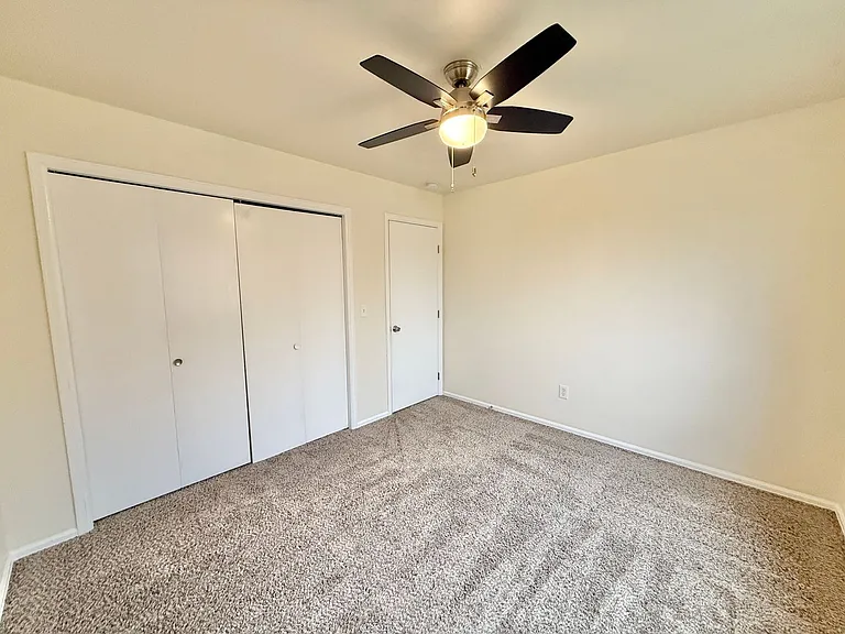 636 E Clarion Dr #B — Photo 13