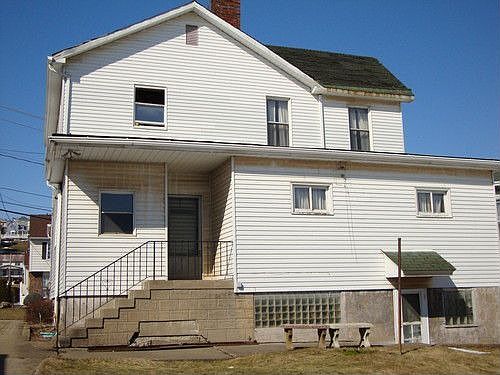 2nd image of 126 E Pike St