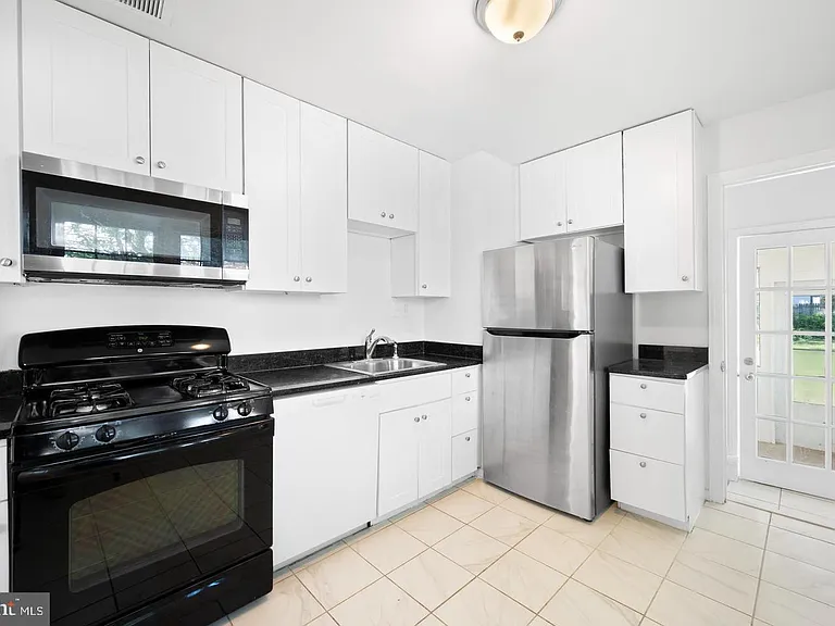 4904 41st Pl — Photo 8