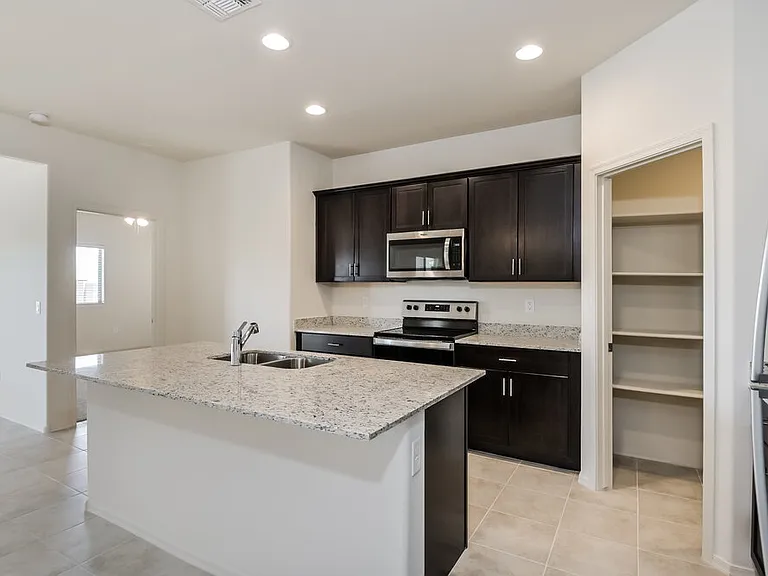 836 W Calle Falerno — Photo 8